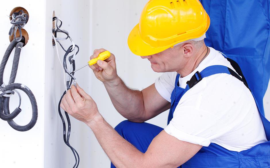 électricien dans le bâtiment Brie-Comte-Robert
